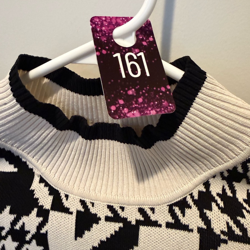 💋Year of Ours Black‎ and White Off-the-Shoulder Sweater 161 - Picture 5 of 5